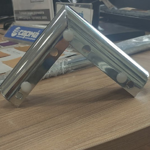 Опора декор. металл Уголок "Д"  h 50 мм  хром Т1.2 К-й