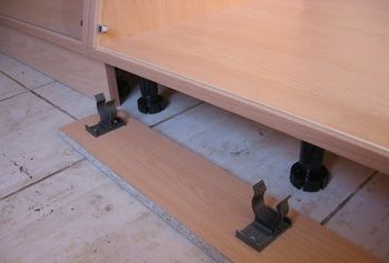 Комплект к ножке кух. 100-130мм, черный  (клипса) 125-069