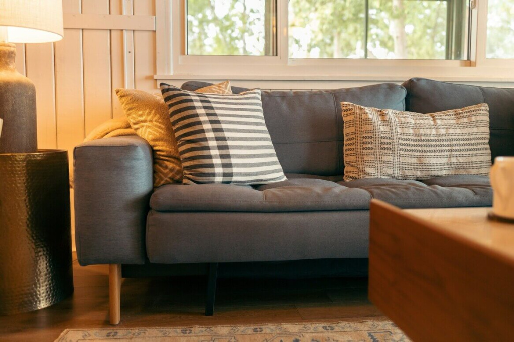 Выбор тканей для зоны у камина