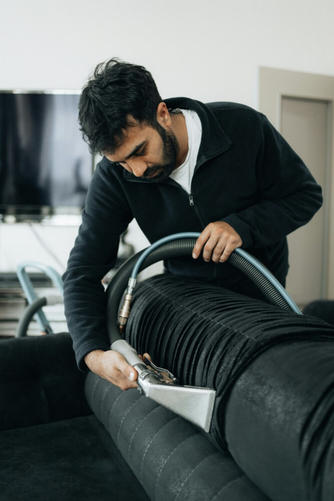 Как правильно обрабатывать замшу после засаленности